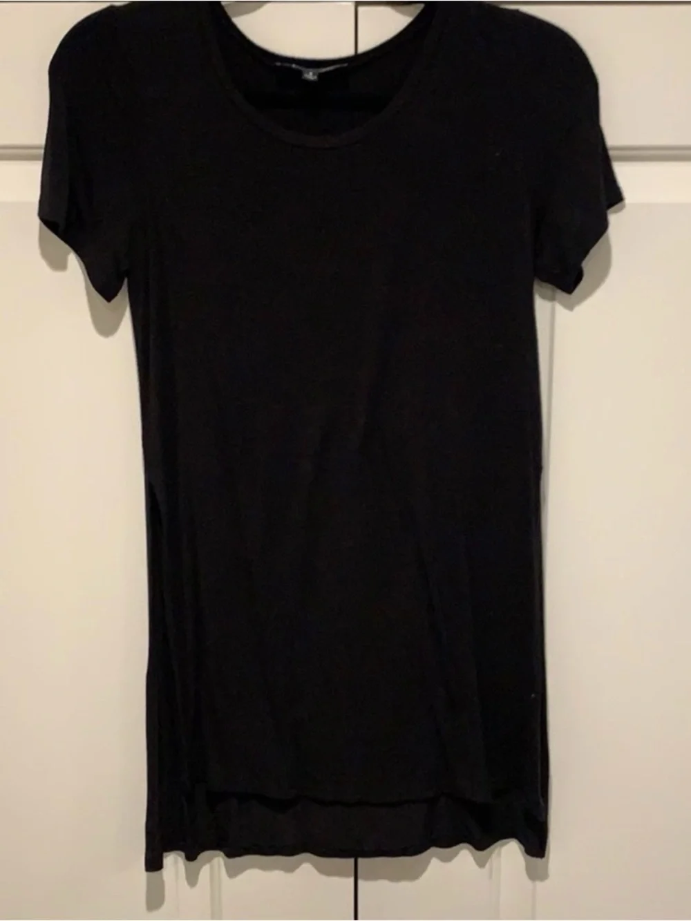 Lulu's Black Short-Sleeve Side-Slit Crewneck Top
Long length - Picture 4 of 5